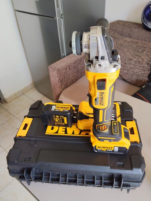 Vand  Flex Dewalt cu doi acumulatori  cu statie rapida de incarcare