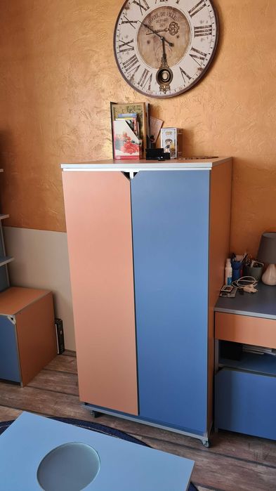 Продавам детска спалня комплект