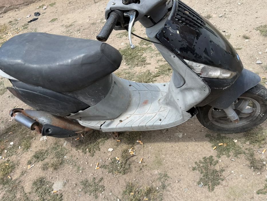 Vand scuter piaggeo 49 2 t, este defect.Nu are raci de la pedala și contactul.