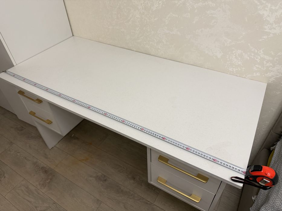 Продам стол срочно