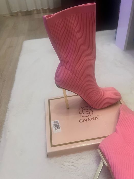 Дамски боти с ток