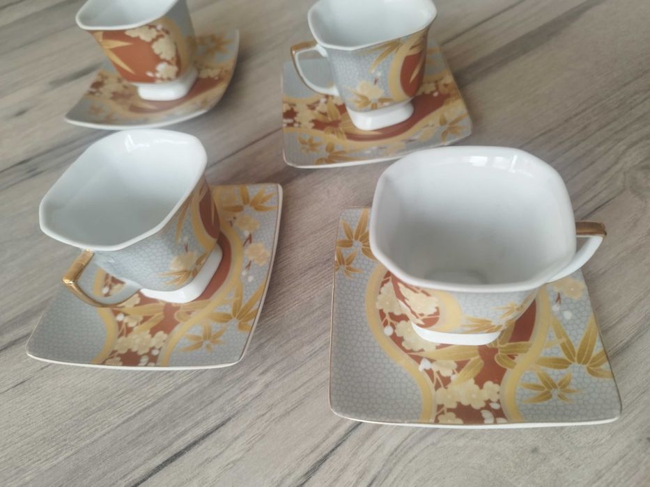 Кофейные пары с золотым напылением.