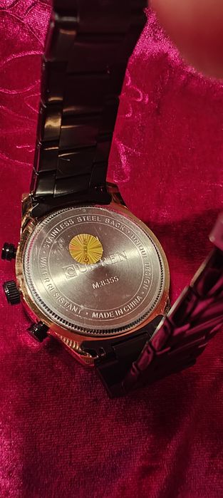 Продам часы кварцевые CURREN