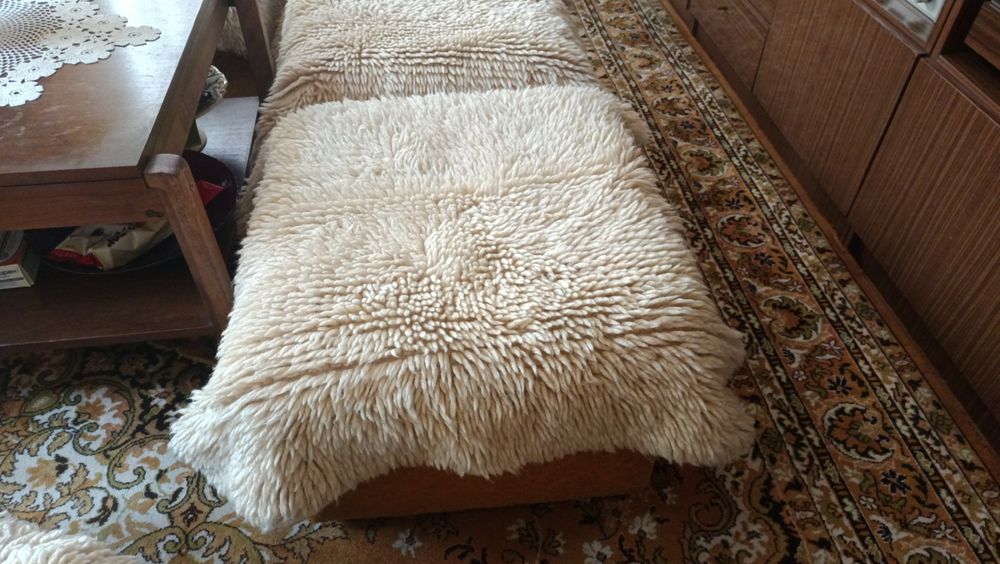 Ръчно изработени вълнени китеници /вълнена основа /