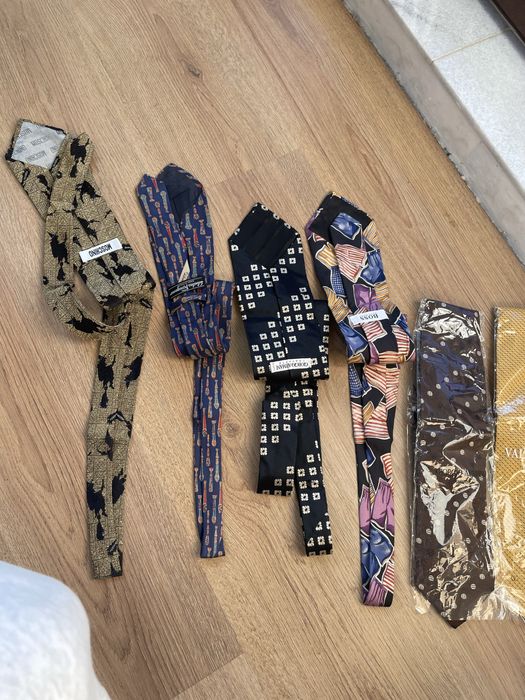 Дизайнерски вратовръзки Armani, Boss, Feragamo, Mochino