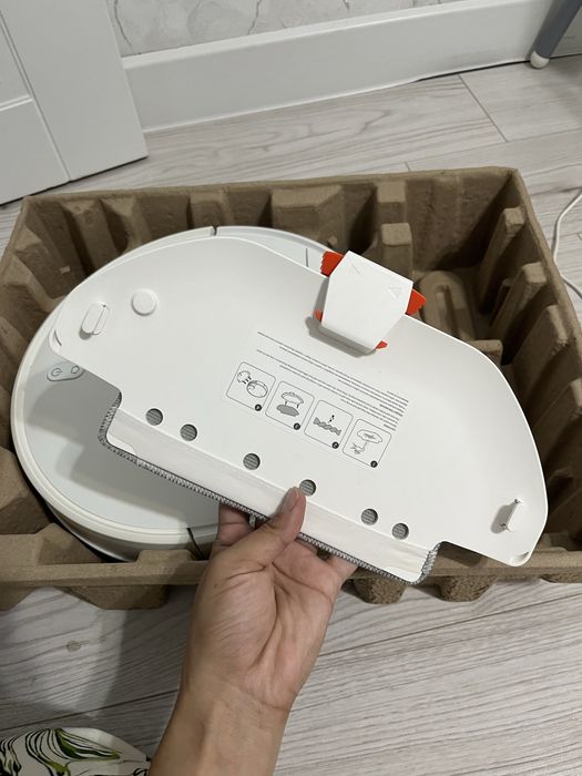 Продам робот пылесос xiaomi