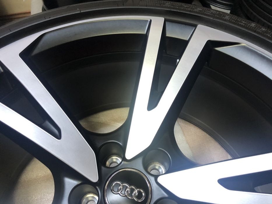 Jante Originale Audi SQ 7 pe 22cu anvelope Hankook