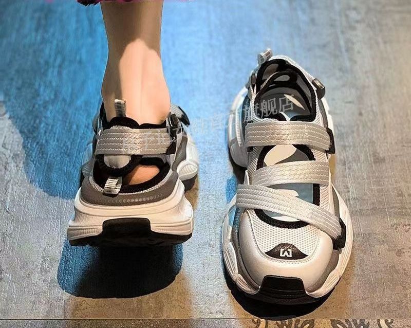 Летние кроссовки.