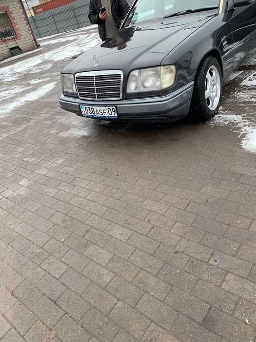 Мерседес 124 320