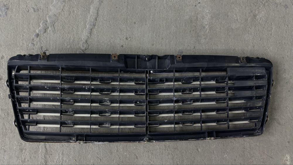 Решетка радиатора w210