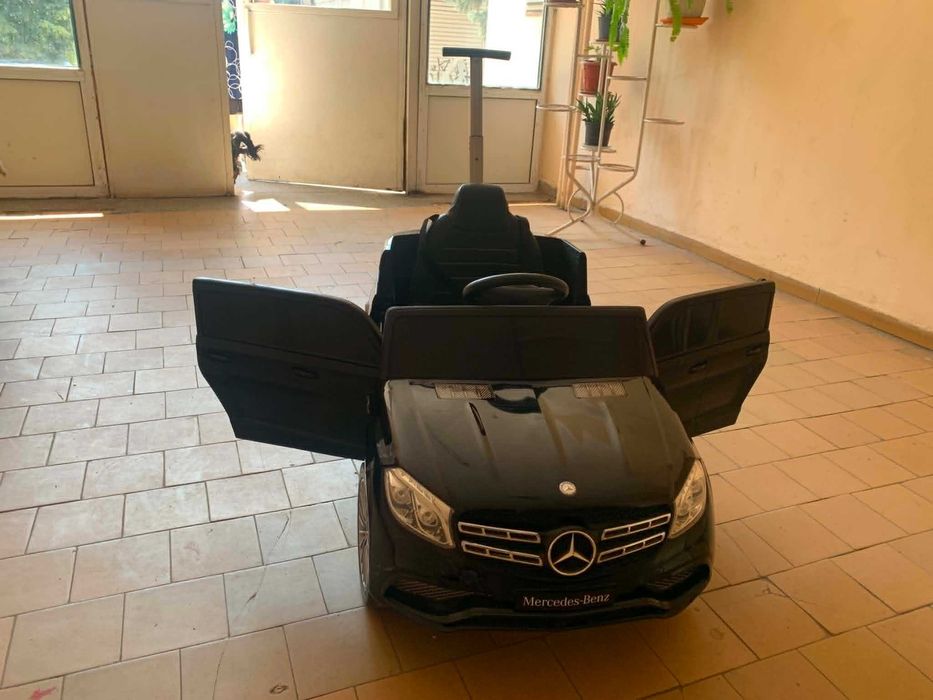 Акумулаторна кола Mercedes Benz GL63-S Черна