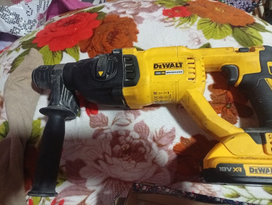 Rotopercutor  DEWaLT  18 v   folosit stare impecabilă