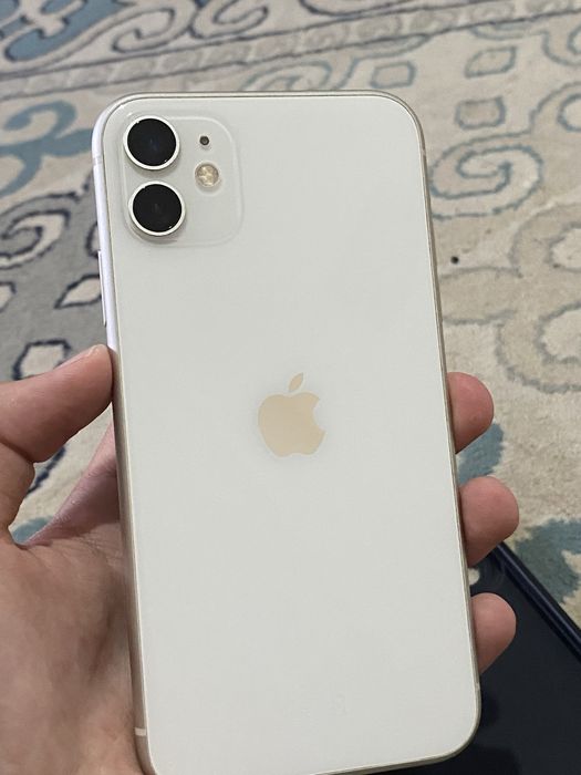 Продам айфон 11 белый