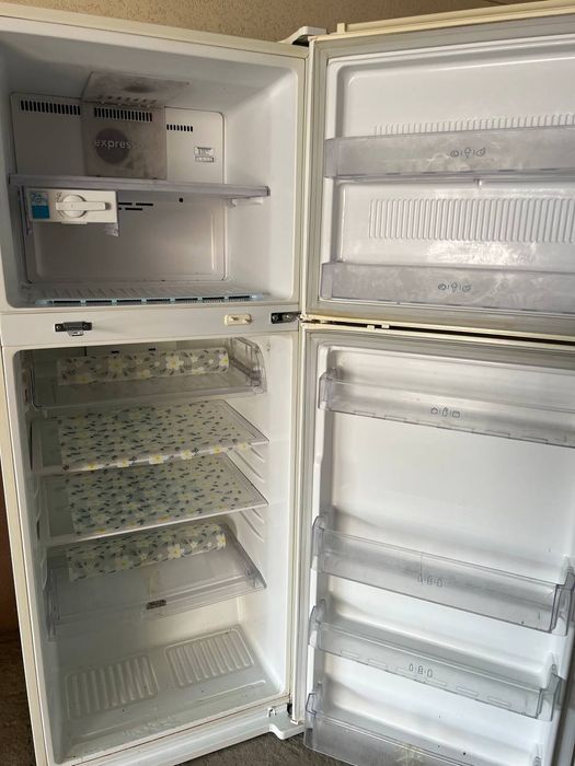 Продам холодильник