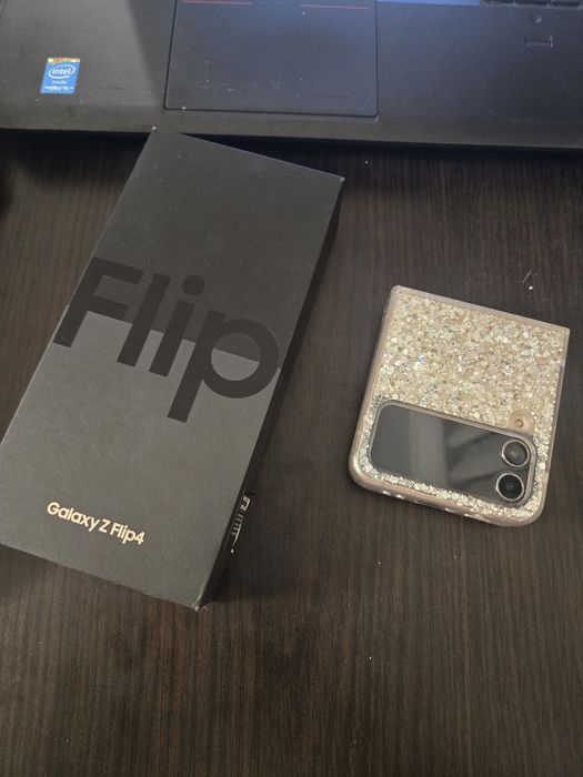 Telefon  galaxy Z Flip 4