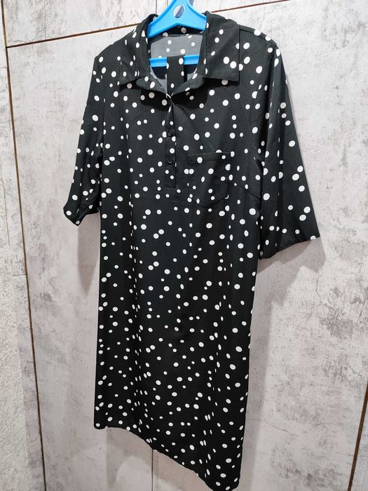 Продам новое платье с поясом