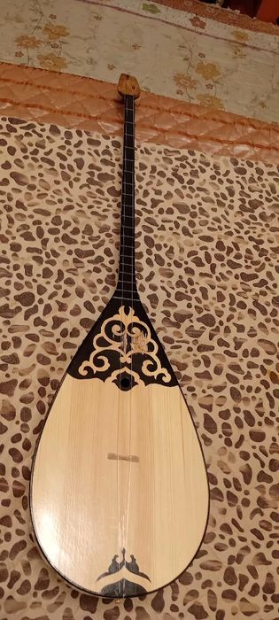 Продам домбру срочнр