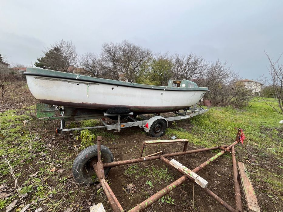 Лодка пластмасова Цр 037