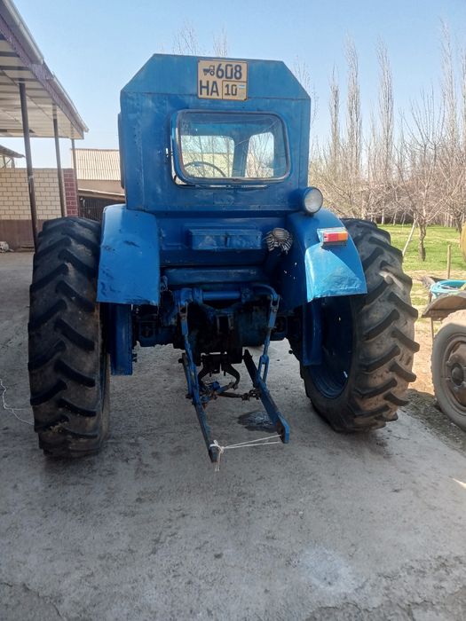 Traktor t40 sotiladi