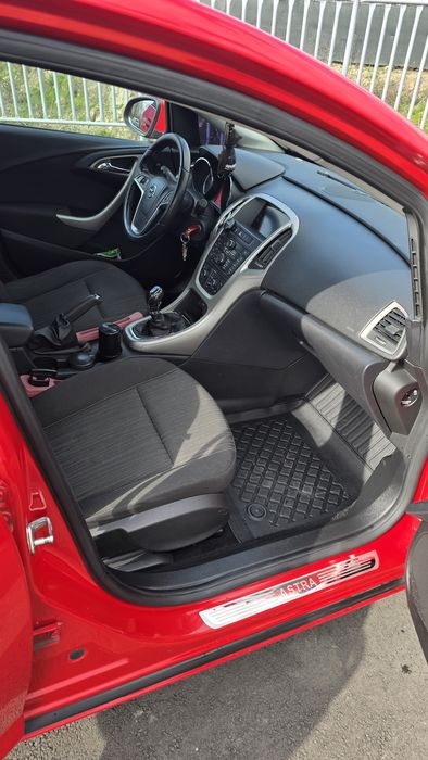 Opel Astra J 2011 1.7 diesel