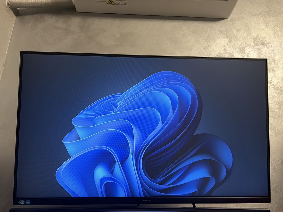 Unitate+Periferice+Monitor -descriere-