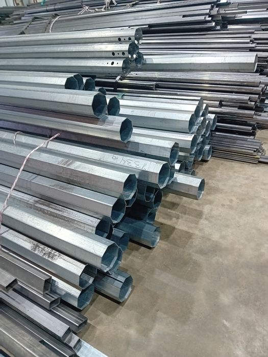 Stâlpi de iluminat  hexagon  6m