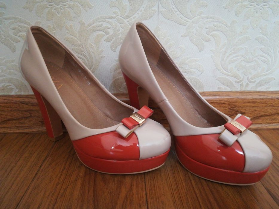 Poshnali tufli sotiladi