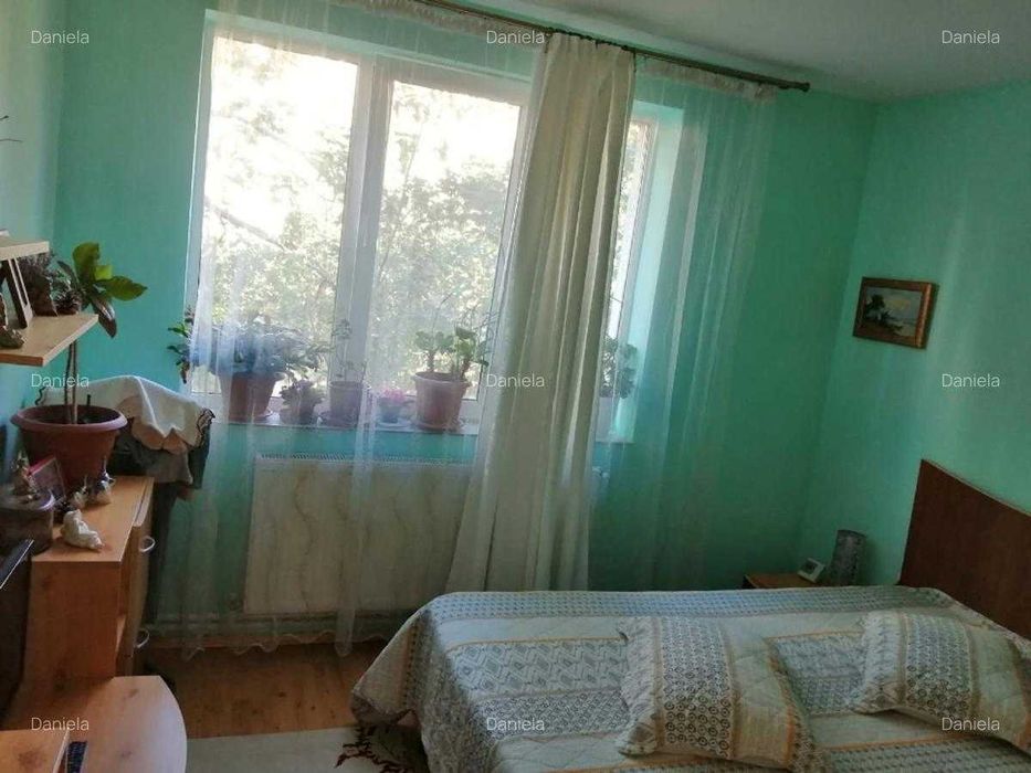 Proprietat vand apartament 3 camere Constanta, zona Far