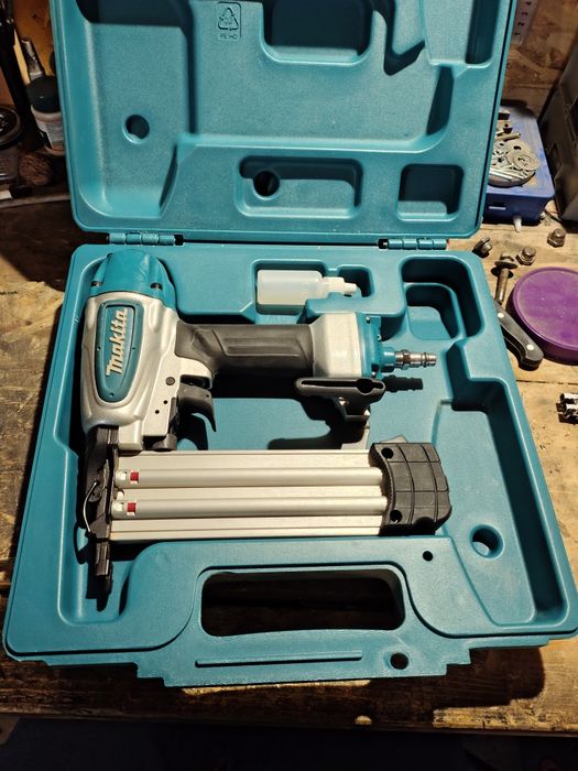 Vand Makita AF506