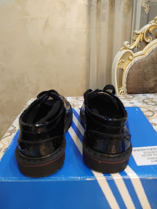 Официални обувки на Zara