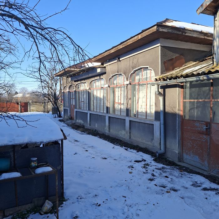 Casa batrineasca de vinzare