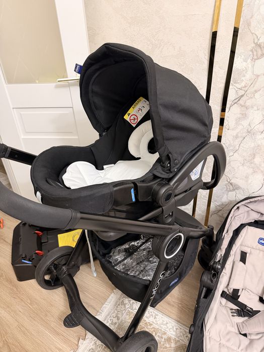 Продам коляску трансформер бренд chicco