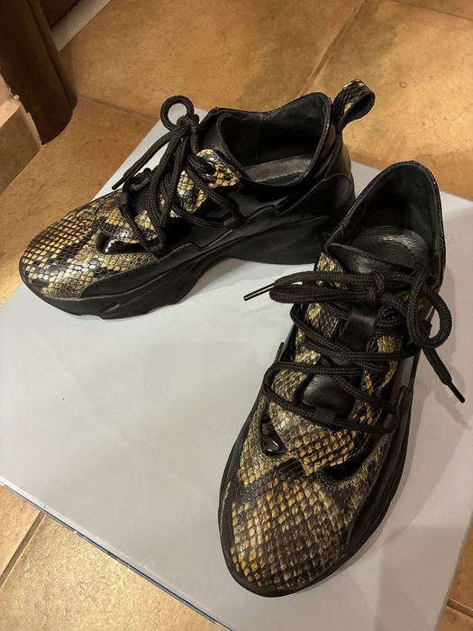 Обувки NUWE естестена кожа с лак