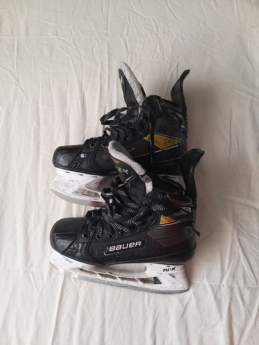 Коньки хоккейные