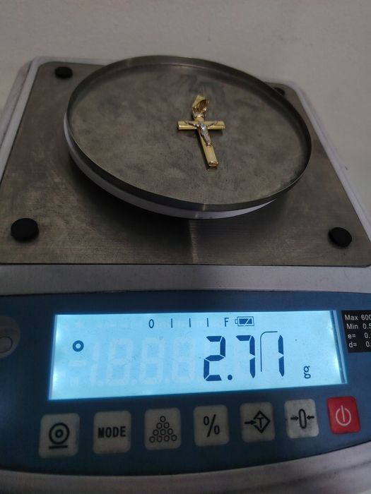Cruciulița de aur 14k