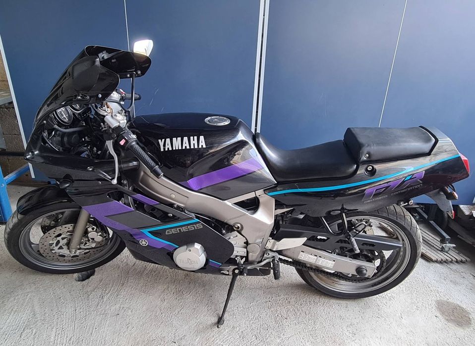 Мотор пистов YAMAHA FZR 600 куб