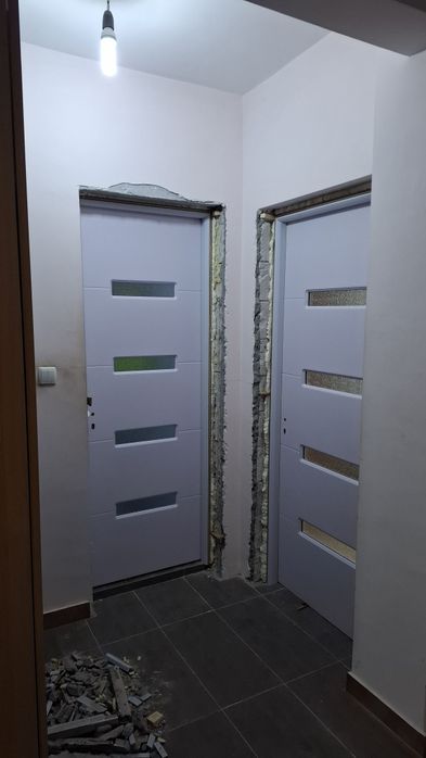 Montaj  Uși Interior / Exterior • usi sticla Deblocări & Reparații •