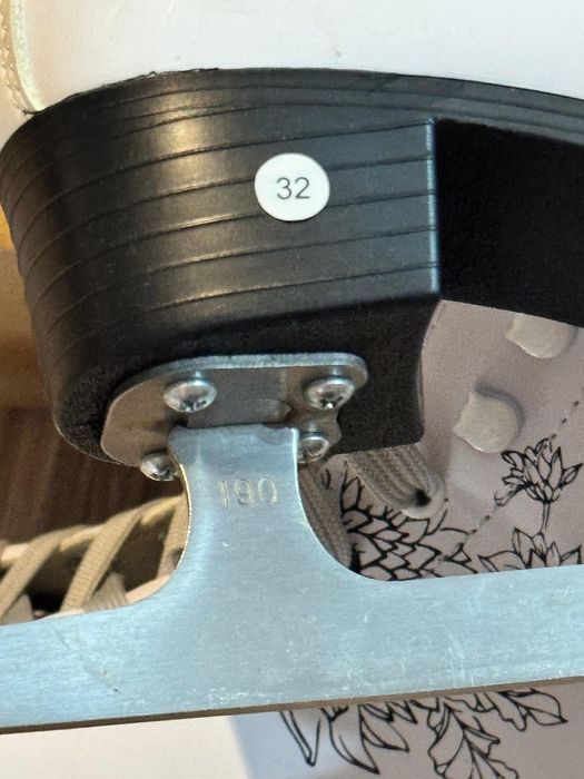 Коньки фигурные