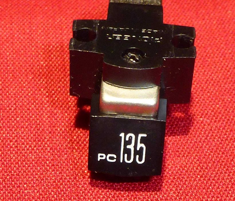 Японска Japan доза с иглa за грамофон Pioneer PC135