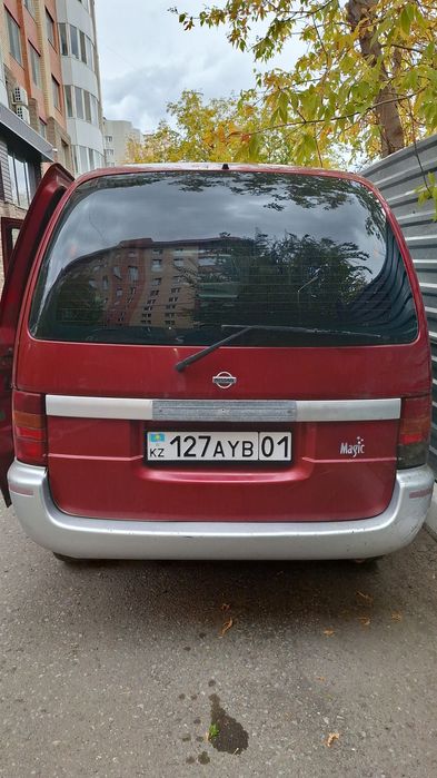 Продам Ниссан Серена