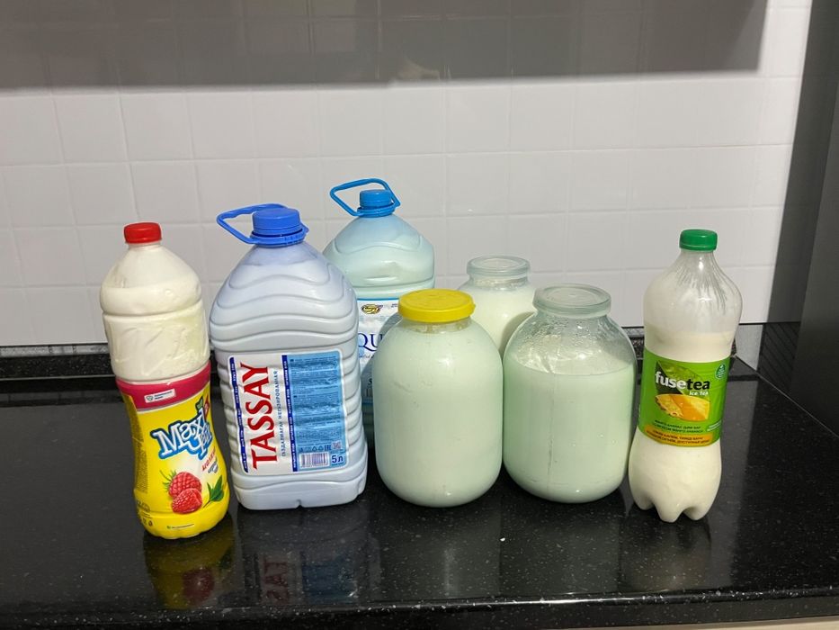 Ешкінің сүті,айраны бар