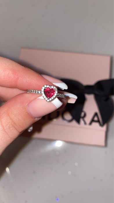 Сребърен пръстен Pandora ,,Семейна топлина“