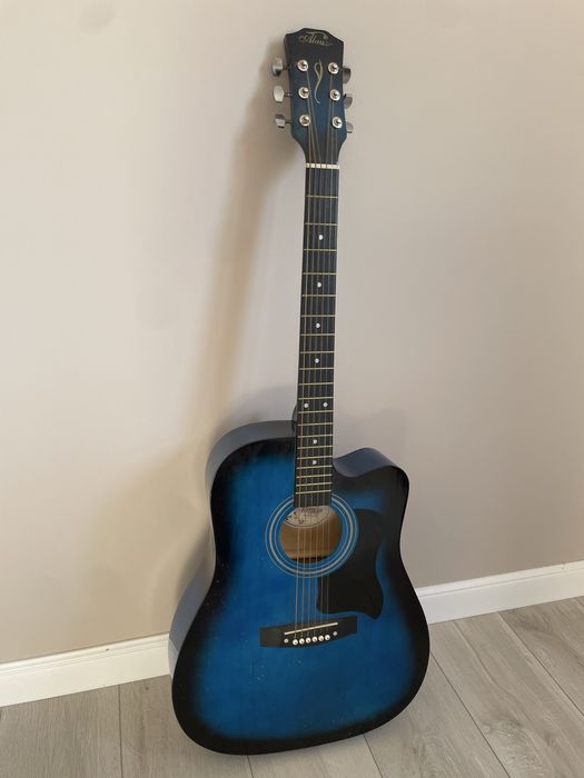 Акустическая гитара +чехол в подарок