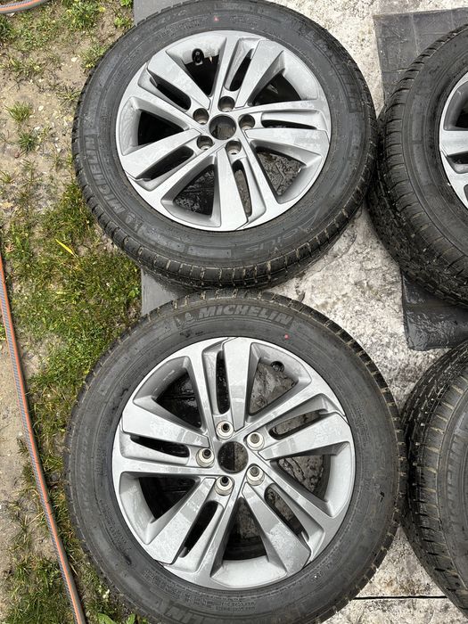 anvelope NOI.0km. Ford traveller/peugeot/ toyota 215/60/17C michelin