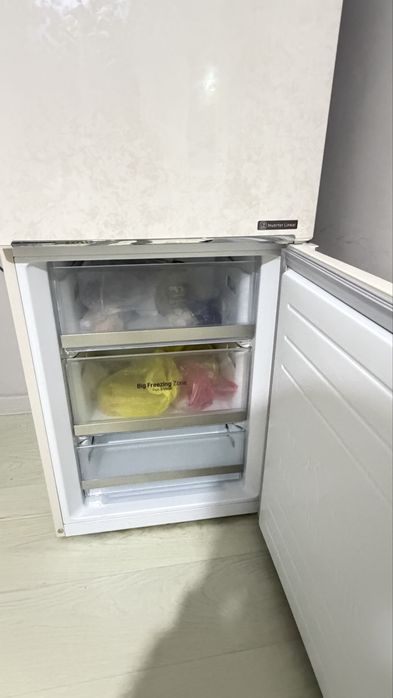 Холодильник LG в идеальном состоянии