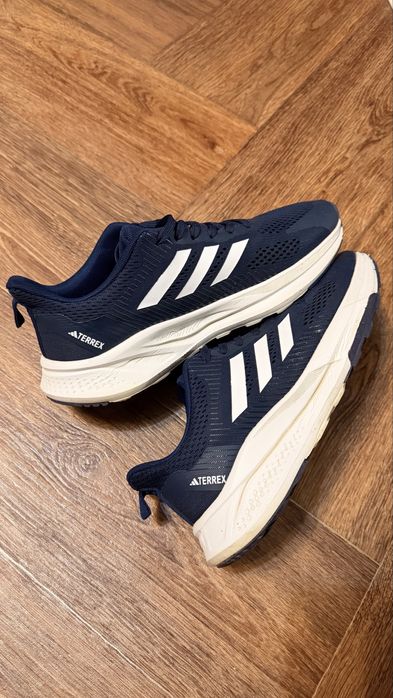 Кроссовки Adidas