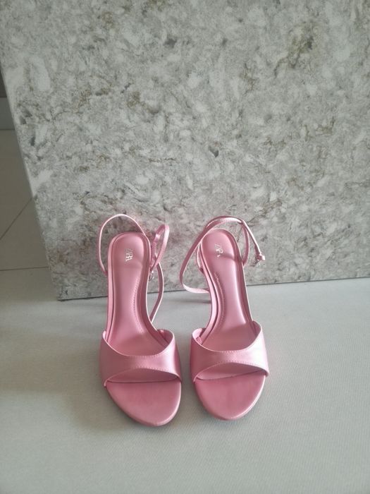 Zara сандали на ток