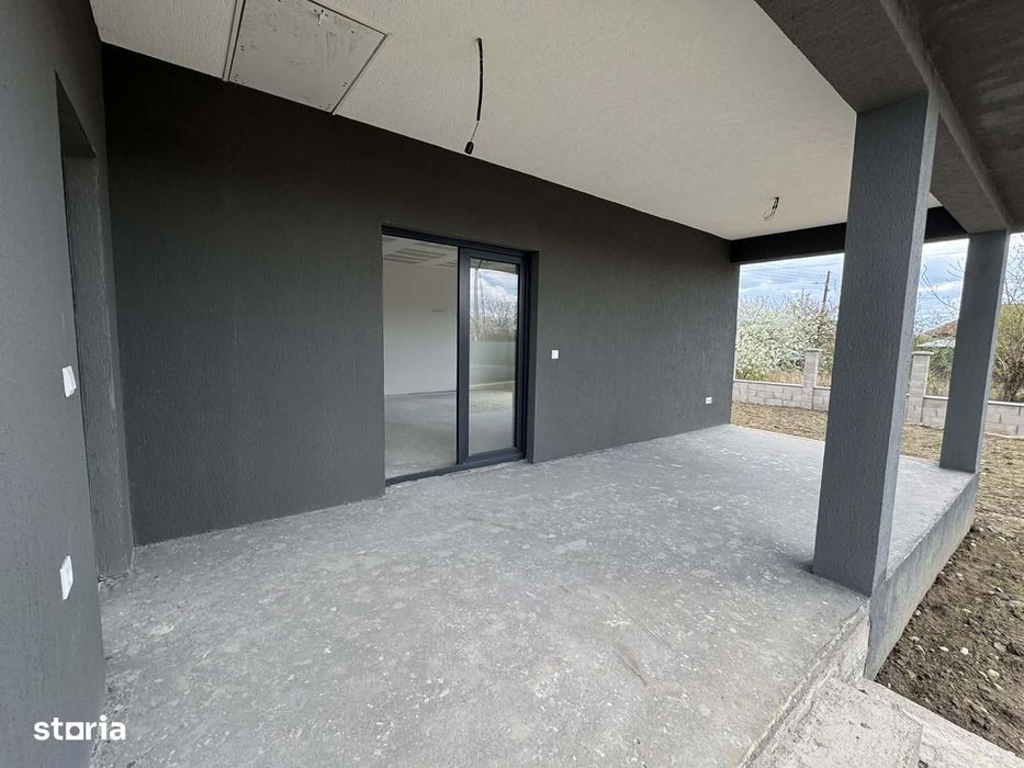Casa noua 2 dormitoare + living , 4.5 ari teren , Lazuri