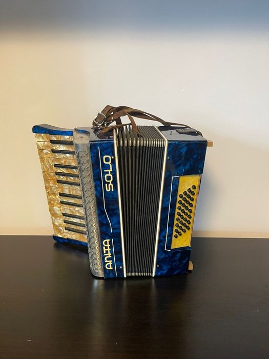 Acordeon Hohner 32 bași 1960