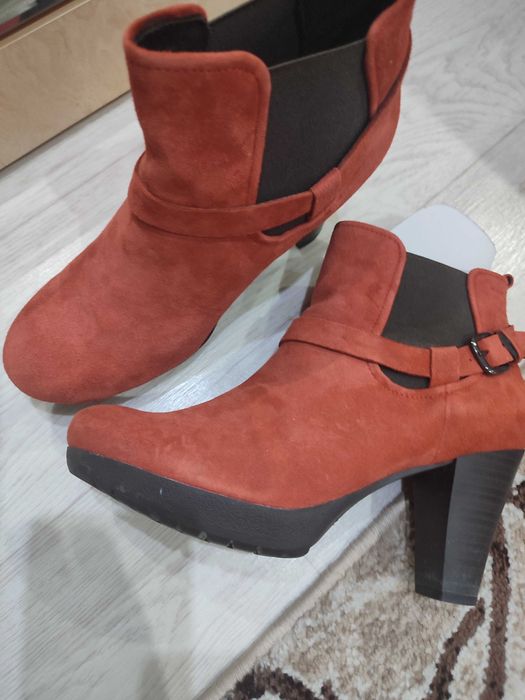 Продам женскую обувь